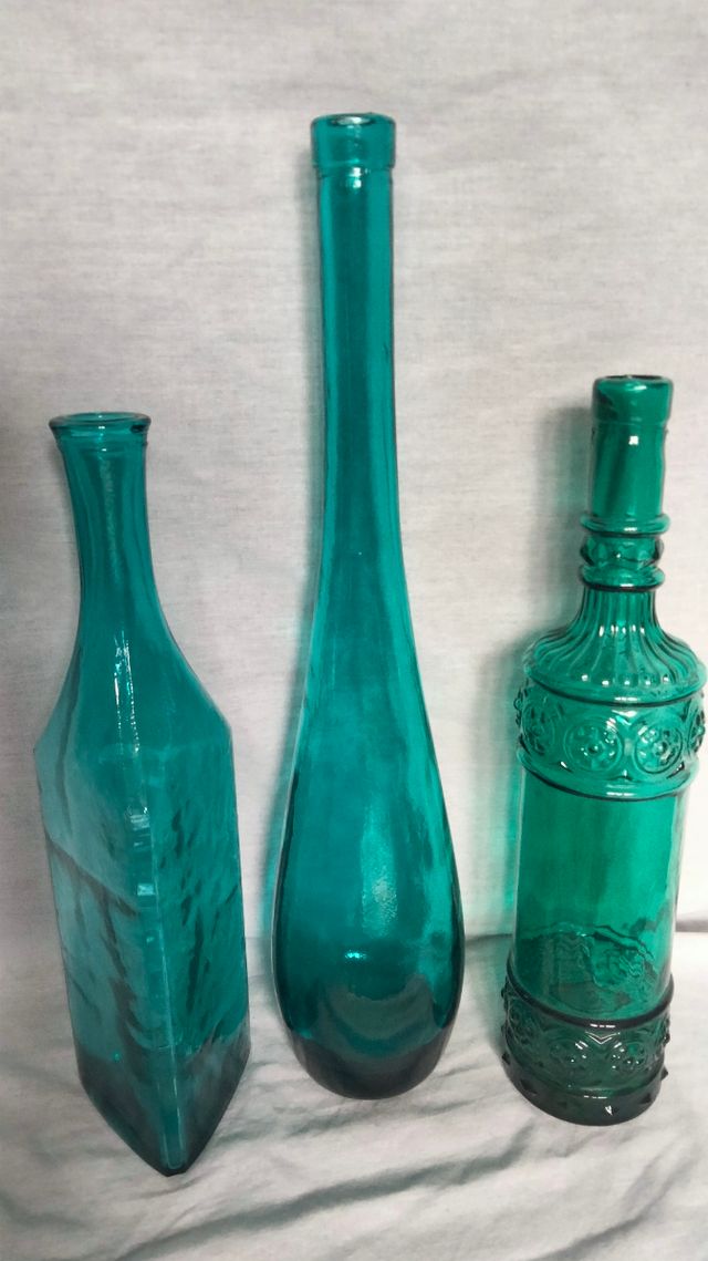 Bottiglie di vetro decorative Il 4 X 5€.