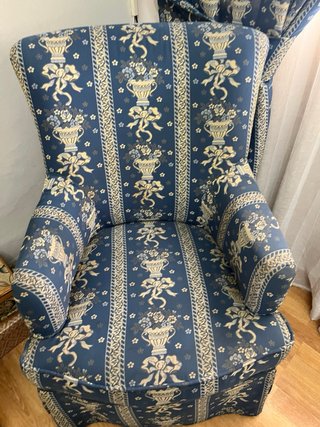 Descalzadora a juego con cortinas y cojines