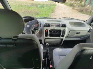 Nissan Interstar 2003