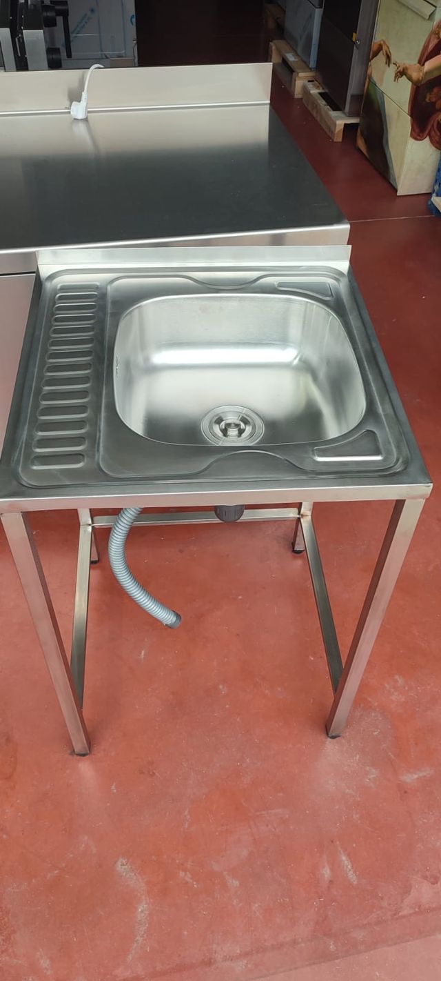 FREGADERO EN ACERO 1 CUBA CON ESCURRIDOR "NOVEDAD"