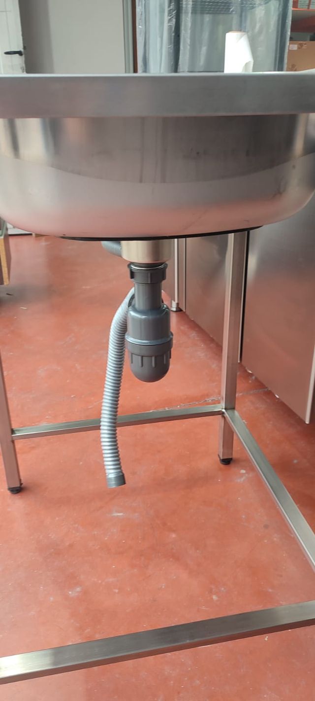 FREGADERO EN ACERO 1 CUBA CON ESCURRIDOR "NOVEDAD"