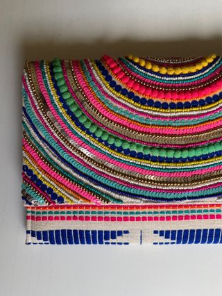 Clutch Jacquard con Abalorios - Artesanía India
