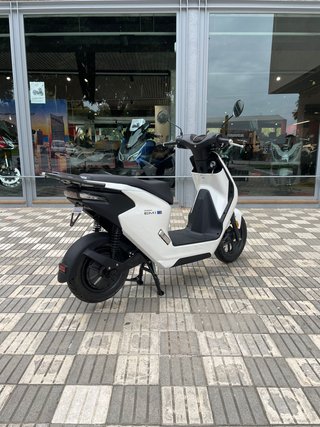 KM 0 - HONDA EM1 - ELÉCTRICA