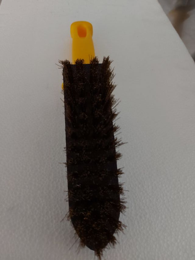 CEPILLO PARA PARRILLA Y PLATOS