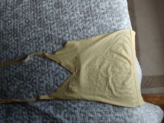 Camiseta de chica sin mangas. Bershka 