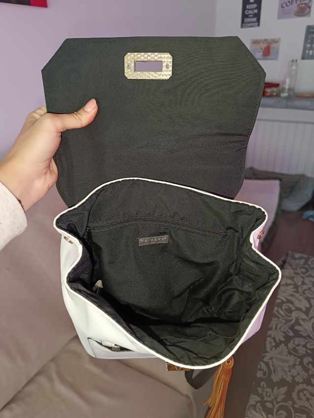 Mochila de vestir marron y blanca