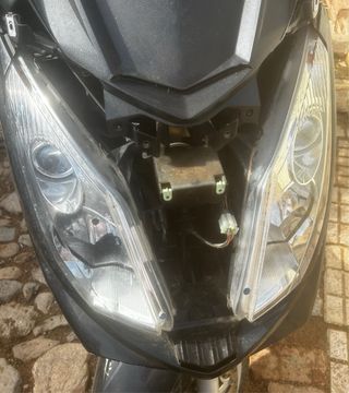Faro delantero peugeot satélis 125