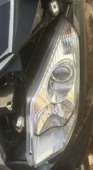 Faro delantero peugeot satélis 125