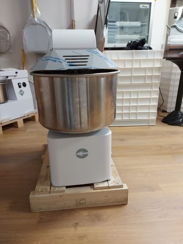 AMASADORA PARA 25 KG DE MASA TOTAL (EVO)