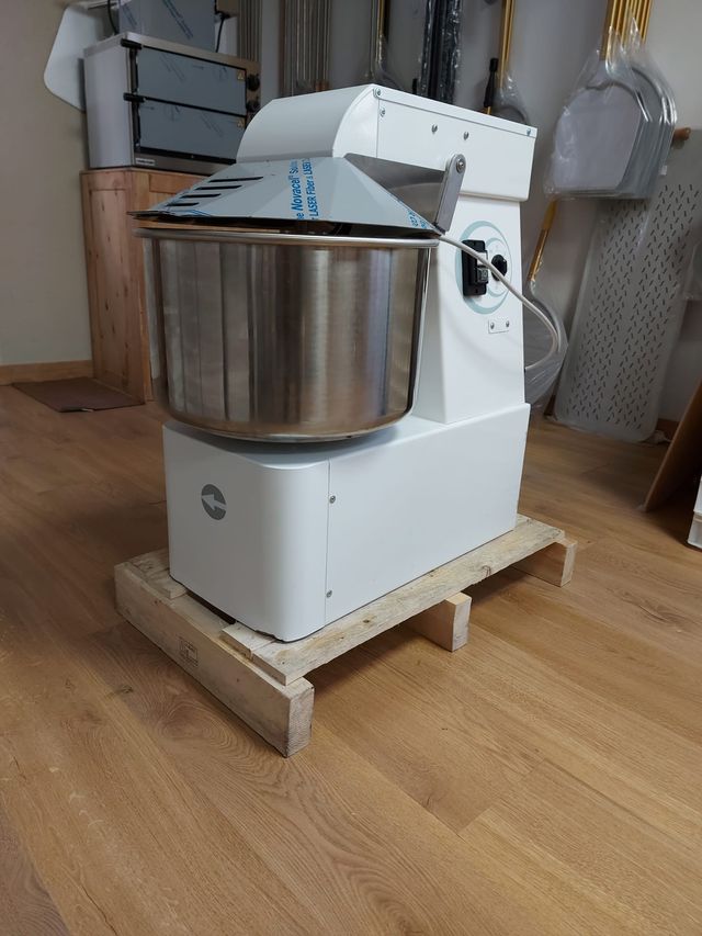 AMASADORA PARA 25 KG DE MASA TOTAL (EVO)