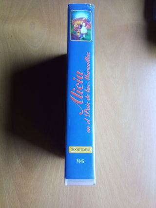 Película VHS . Alicia en el Pais de las Maravillas