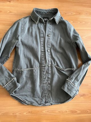 Chaqueta gris zara talla xs