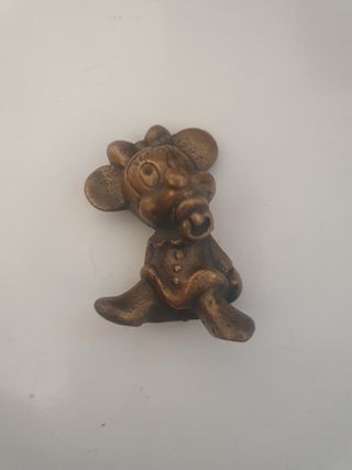 Figurita de bronce