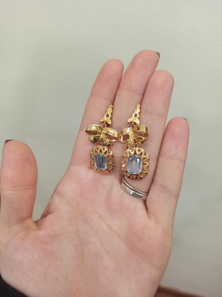 Pendientes Oro Aguamarina Lazo