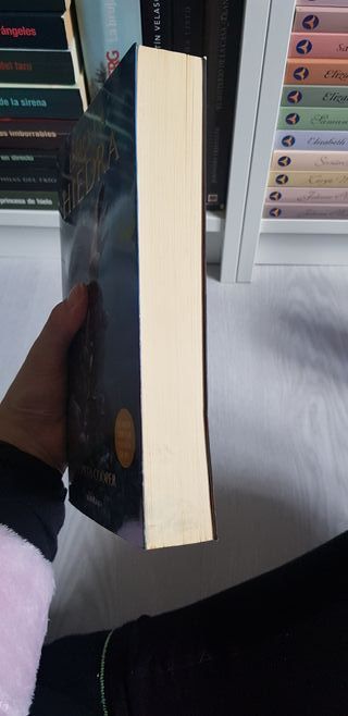 Libro Bajo la hiedra
