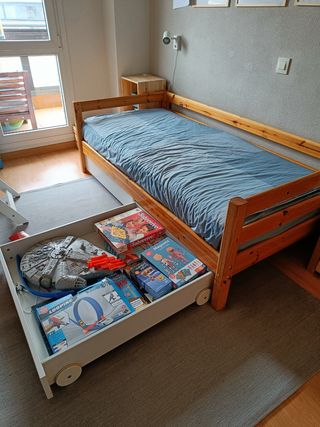 Cama  pino de 90cm con almacenaje marca flexa