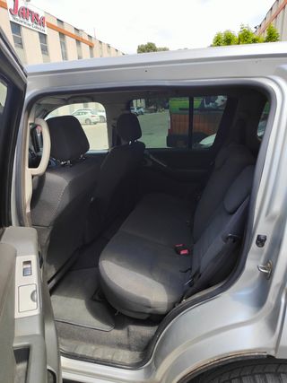 Nissan Pathfinder  2.5 174cv XE 5 plazas 2005