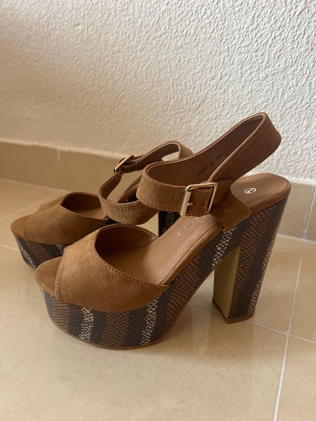 Tacones plataforma beig