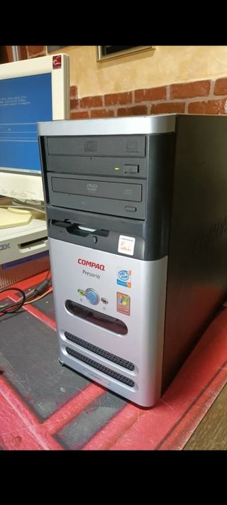 Ordenador antiguo con Windows XP