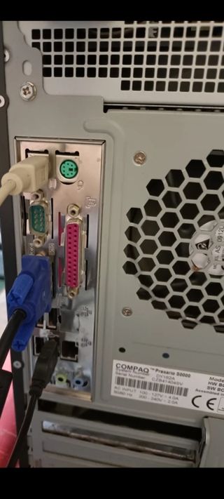 Ordenador antiguo con Windows XP