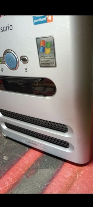 Ordenador antiguo con Windows XP