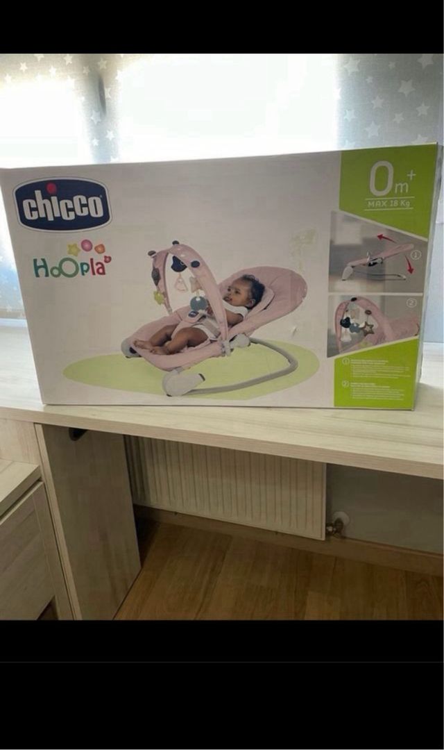 Hamaca con arco juegos y reductor- Chicco Hoopla