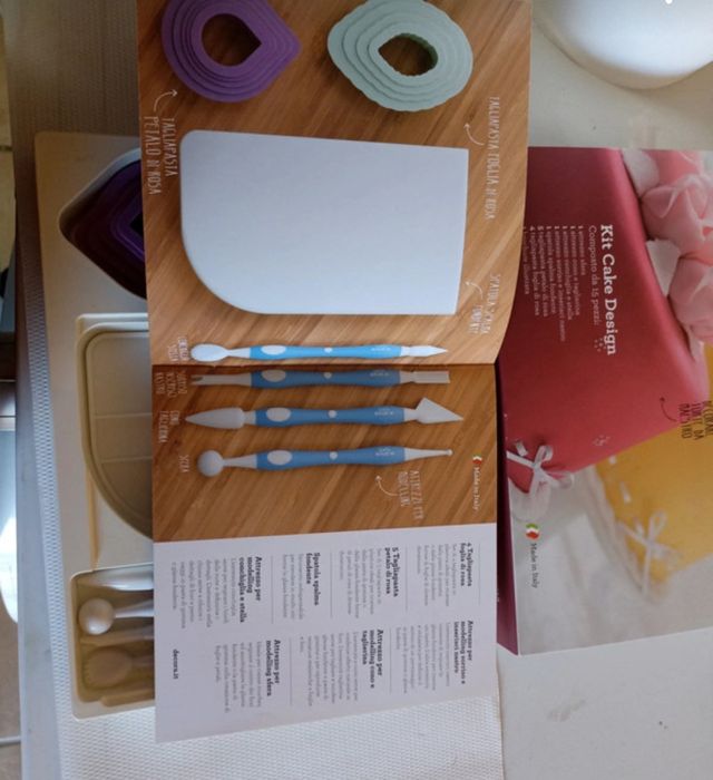 Kit Cake designe 15 pezzi + brochure illustrativa