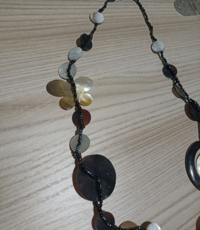 Collana etnica madreperlata - IL BAULE D'ORIENTE