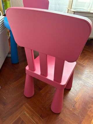 Juego de mesa y cocinita