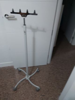 soporte para suero y medicinas