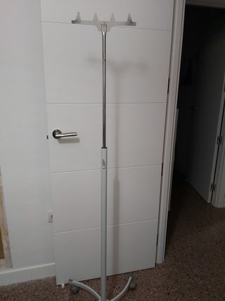 soporte para suero y medicinas