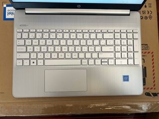 Portatil HP 15s-fq0025ns 256GB FHD nuevo