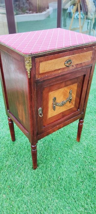 Mesita de madera principios siglo XX