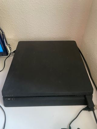Ps4 slim 