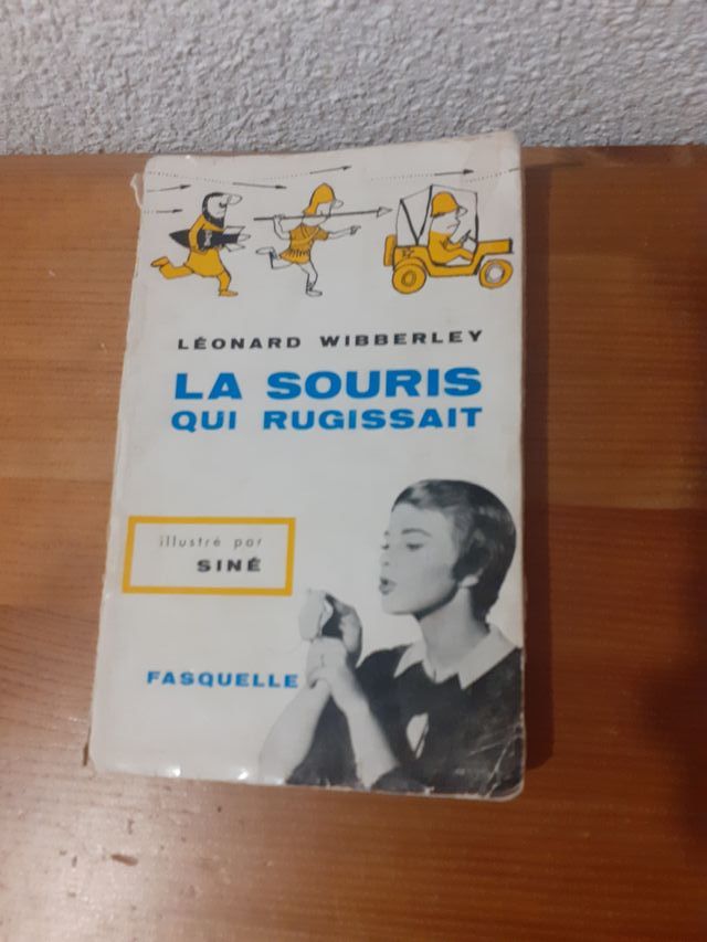 Libro La Souris qui rugissait, en francés, Idiomas