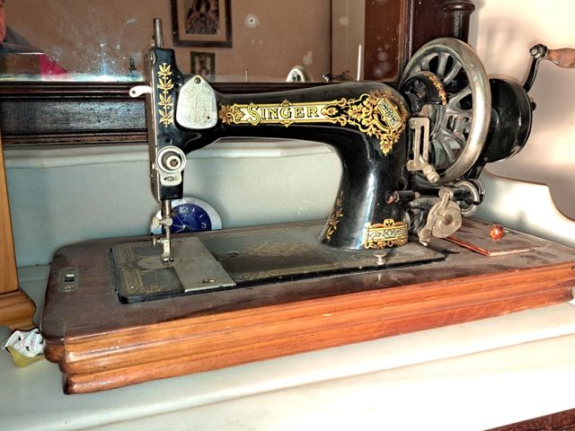 Maquina de coser singer