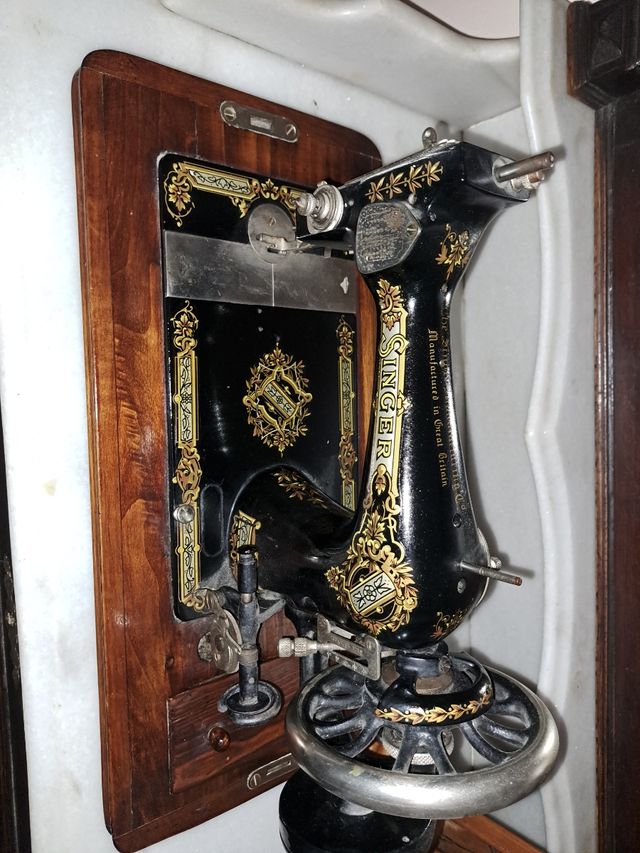 Maquina de coser singer