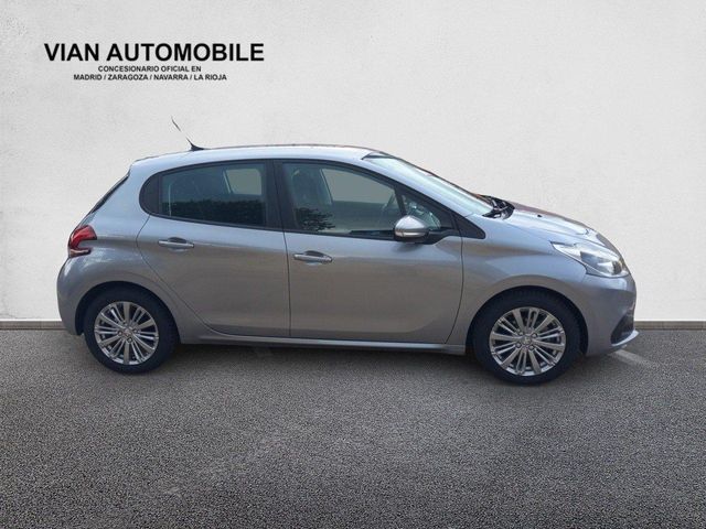 Peugeot 208 1.2L PureTech 82cv Signature