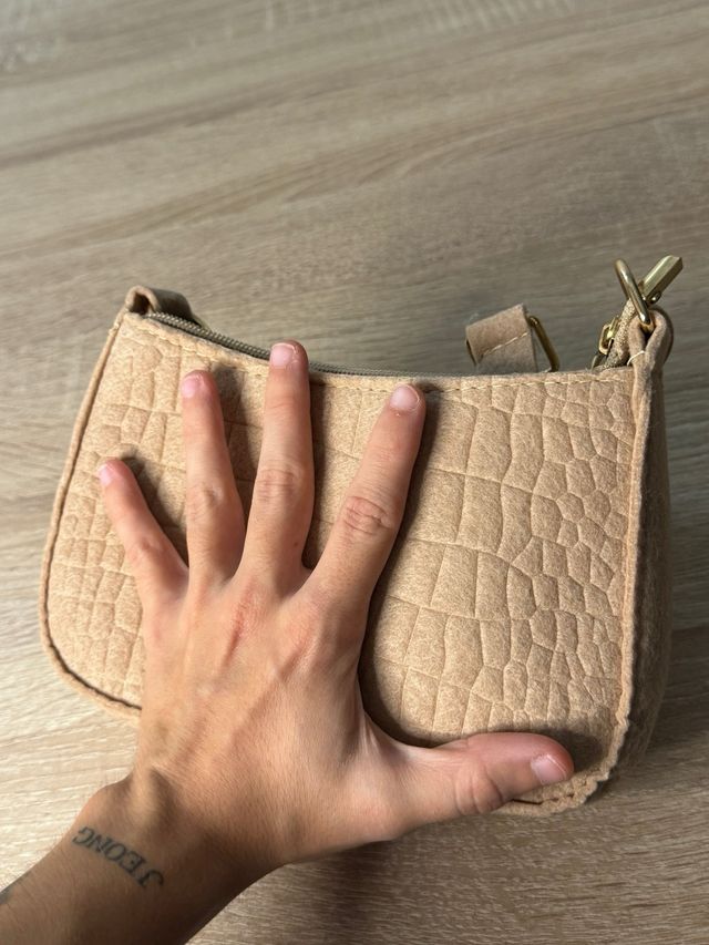 Bolso de hombro con diseño de fieltro🤎
