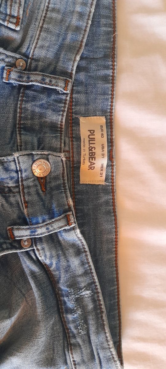 Pantalones vaqueros rotos