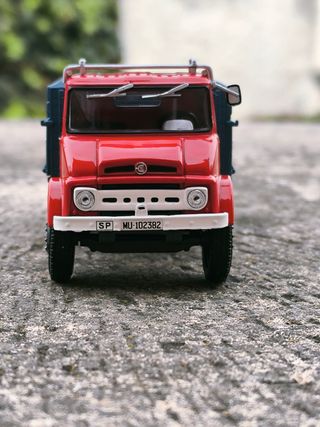 1:43 Ebro C700, Altaya