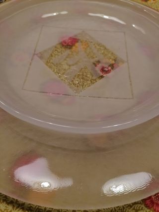 piatti di vetro sabbiato con motivo ideogramma