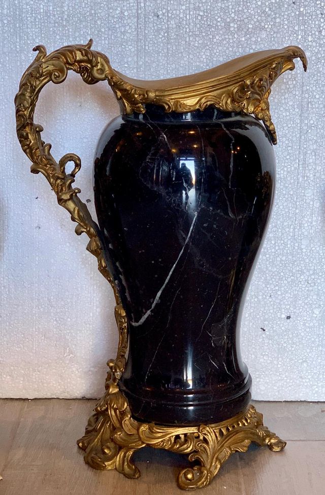 JARRA DE MARMOL Y BRONCE