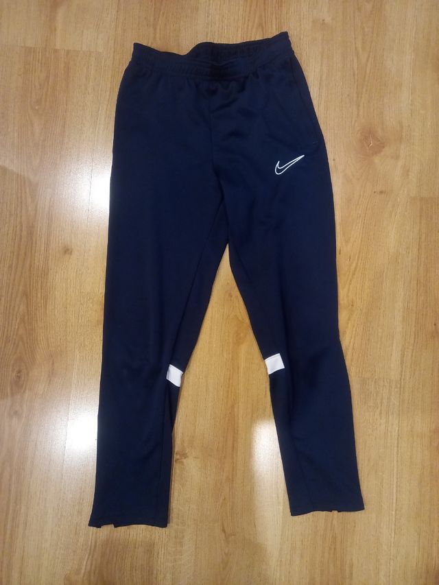 Pantalón chandal pitillo nike talla 147 cm
