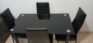 Mesa y 6 sillas comedor