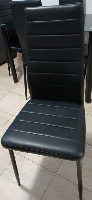 Mesa y 6 sillas comedor