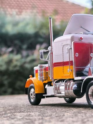 1:43 Peterbilt 359, Altaya