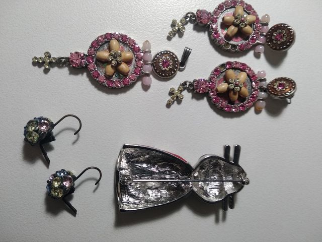 Collares,broche, pendientes..