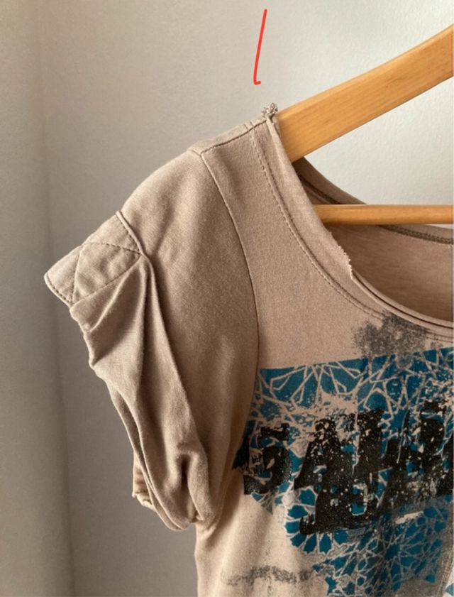 T-shirt taupe assimétrica