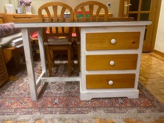 Mesa escritorio madera y blanca